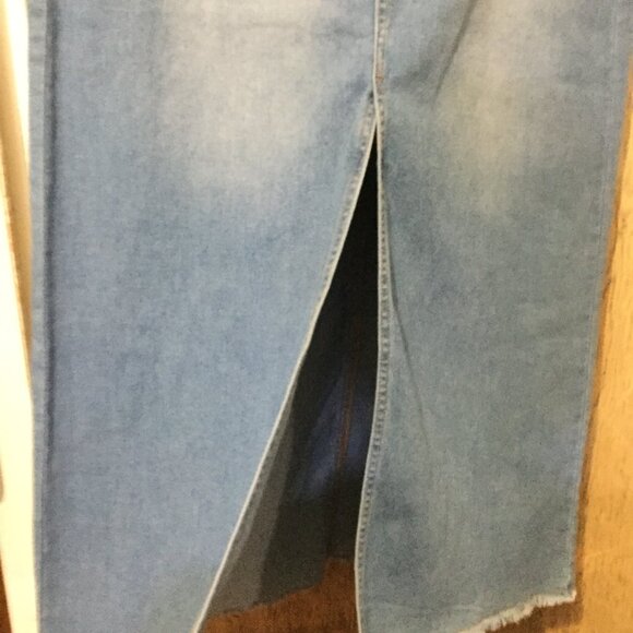 NWT full length denim skirt with front split  size 8 blue denim 5 pocket design - Picture 4 of 7